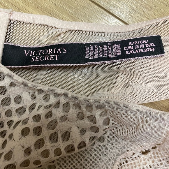 Victoria Secrets bralettes /2 for 1 - Picture 6 of 8